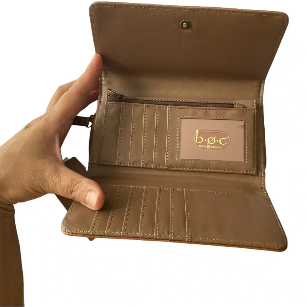 Born O Concept Floral Embossed Saddle Ridge Vegan‎ Leather Wallet